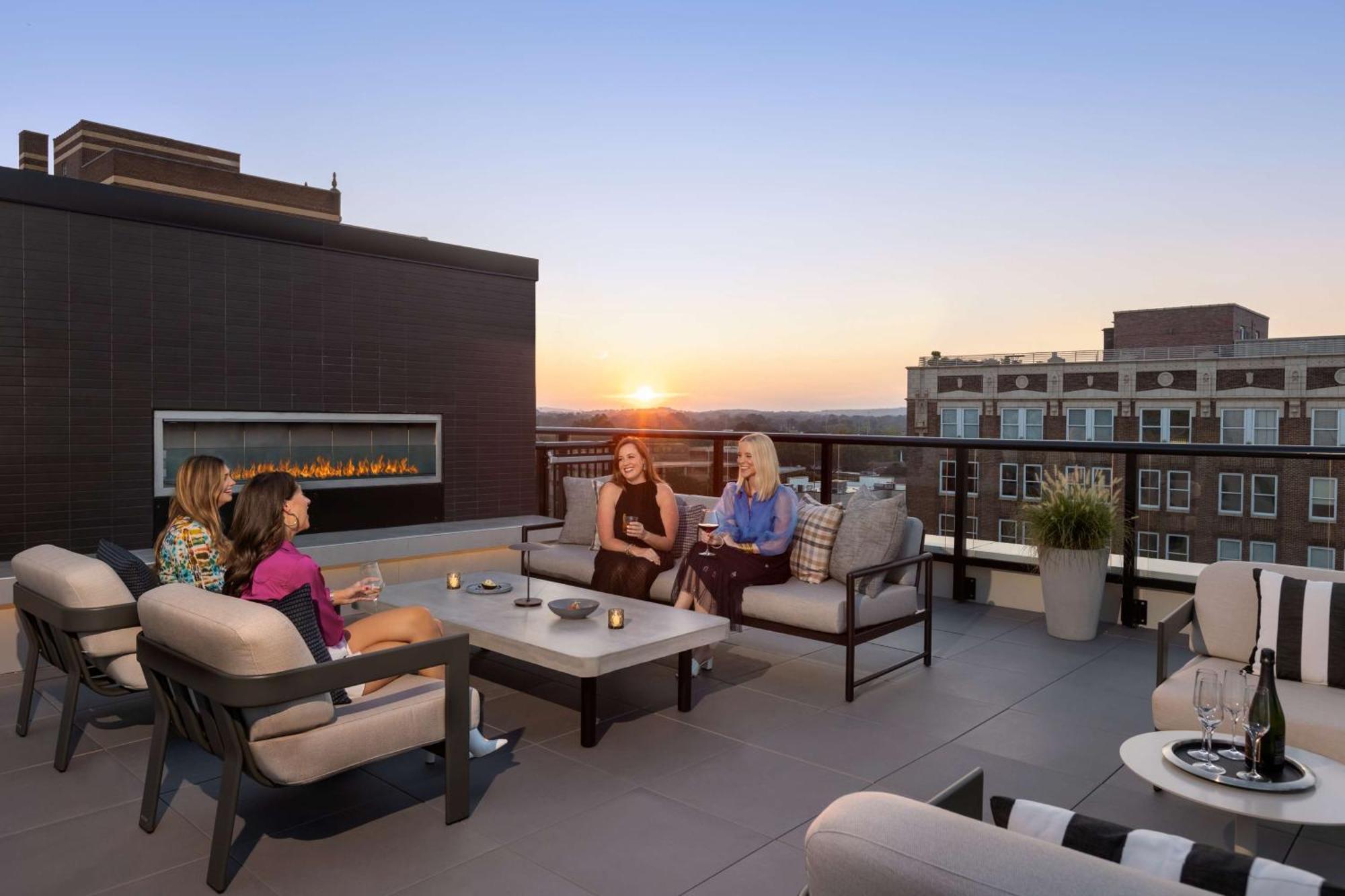 106 Jefferson Huntsville, Curio Collection By Hilton 외부 사진