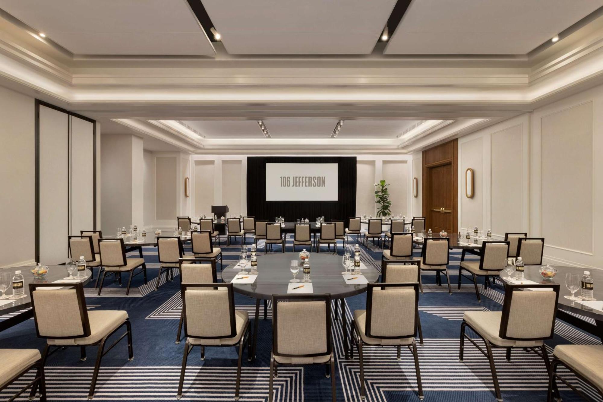 106 Jefferson Huntsville, Curio Collection By Hilton 외부 사진
